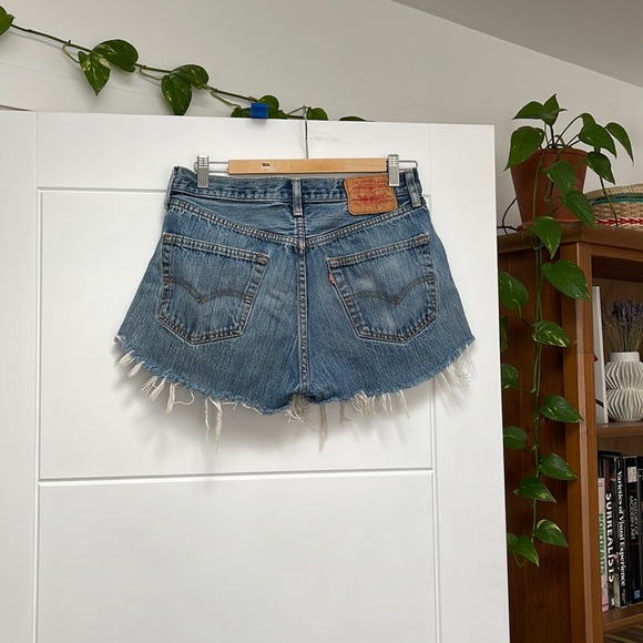Vintage Levi's 501 cutoffs - Picture 2 of 5
